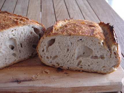 Pataki tálban sült félbarna kovászos kenyér