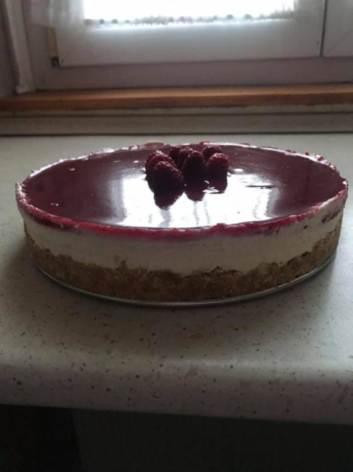 Málnás sajttorta sütés nélkül