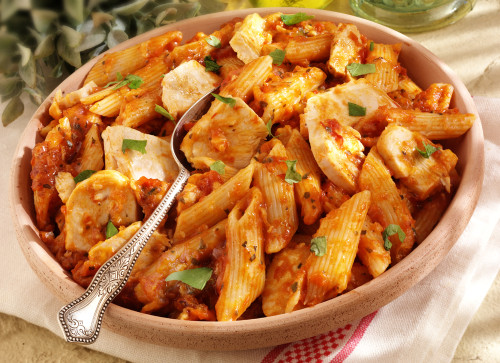 PENNE ALL ARRABBIATA CSIRKEMELLEL