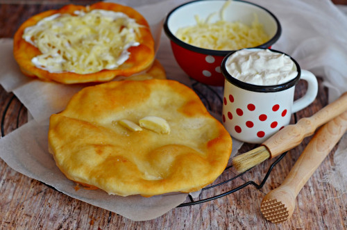 Expressz tejfölös lángos bögrésen (Rupáner)