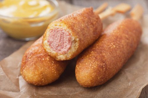 Amerikai bundás virsli/corn dog