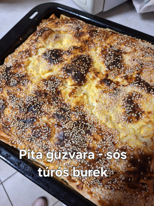 Pita gužvara – sós túrós burek