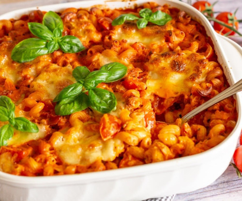Nudelauflauf mit würziger Tomatensauce