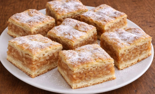 Gedeckter Apfelkuchen